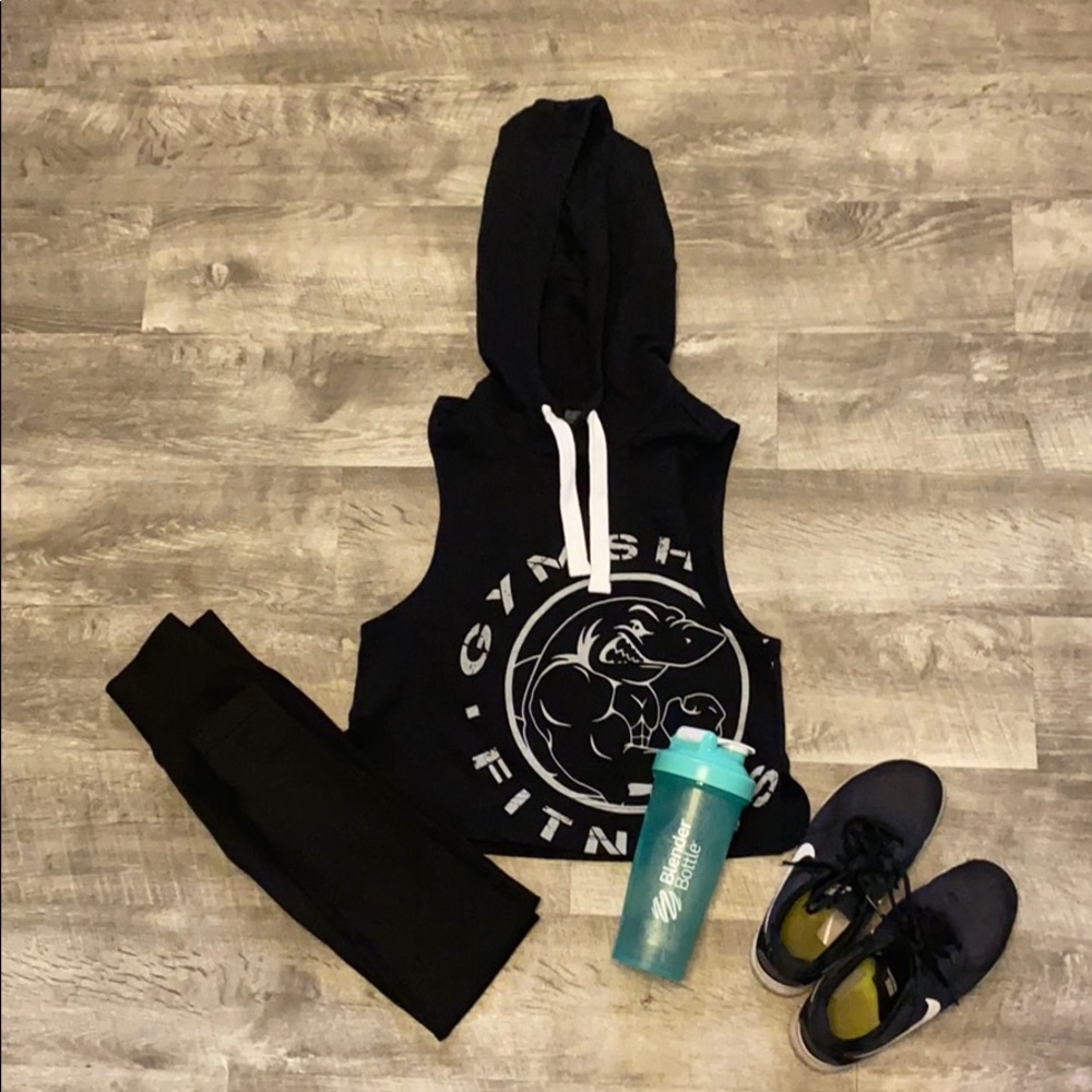 ‼️SOLD‼️ Gymshark Cropped sleeveless hoodie
